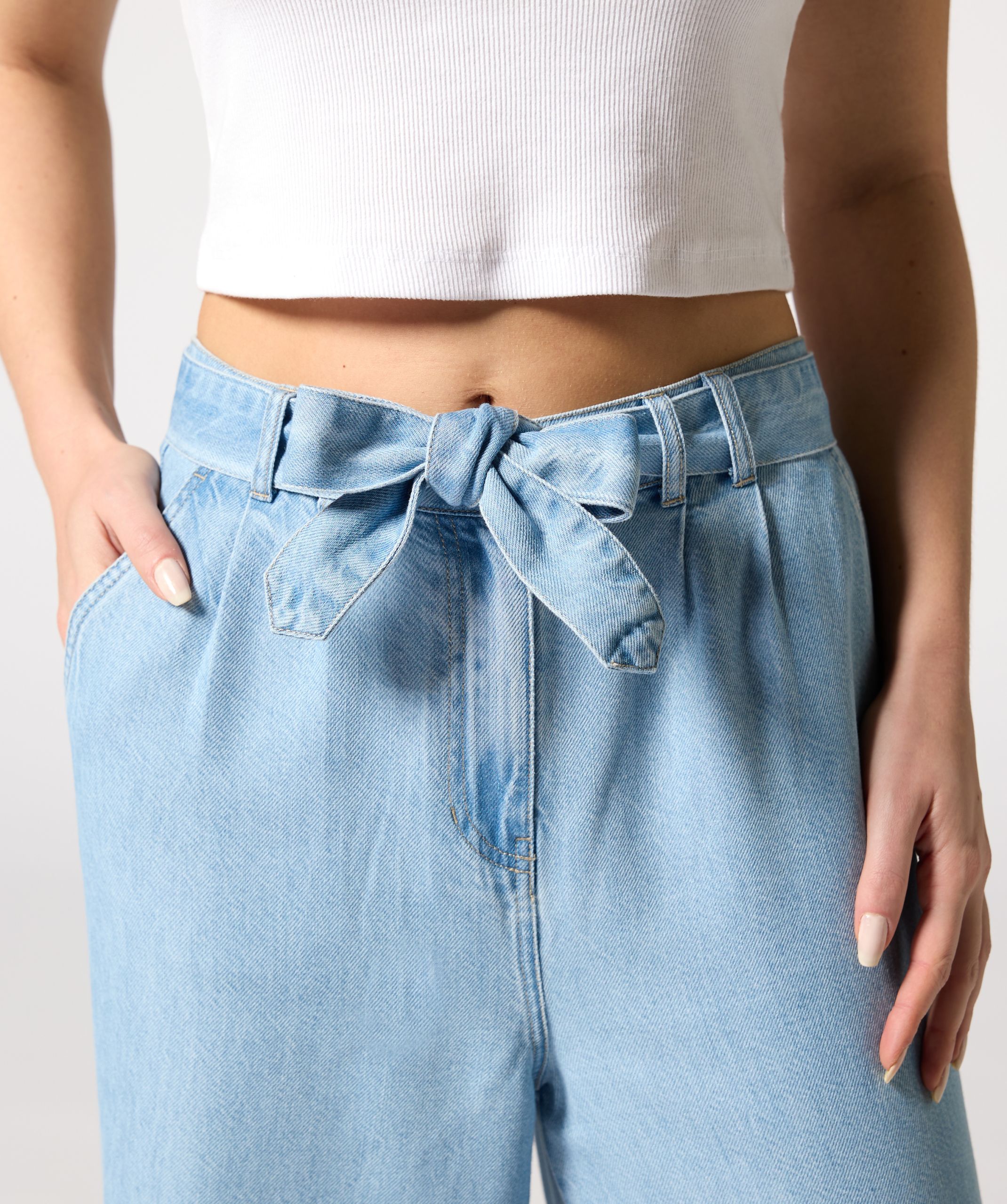 KiK_jeansy_7_8_luzny_kroj_wysoki_talia_materialowy_pasek_cena_65zl (3)